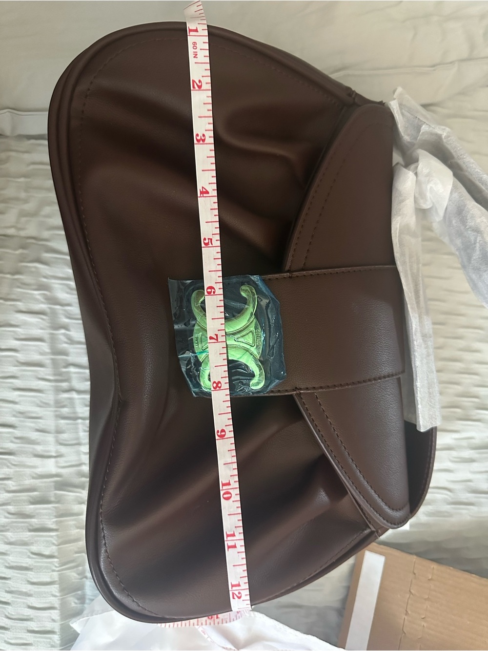 Women's Leather Shoulder Bag in Deep chocolate with Gold Hardware not authentic. - Picture 3 of 5